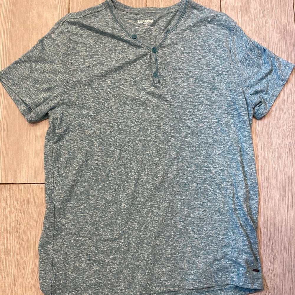 Express 3 button short sleeve shirt mens large